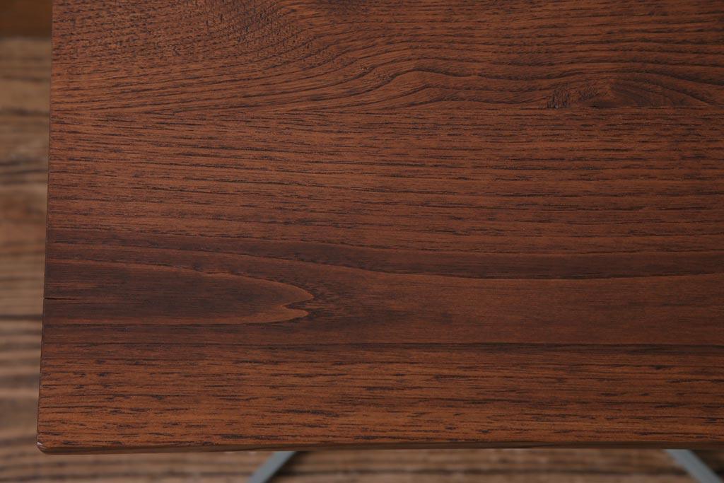 アンティーク家具　昭和中期　天板ナラ材　淡いペイントカラーがおしゃれな鉄脚テーブル(コーヒーテーブル、サイドテーブル)(2)