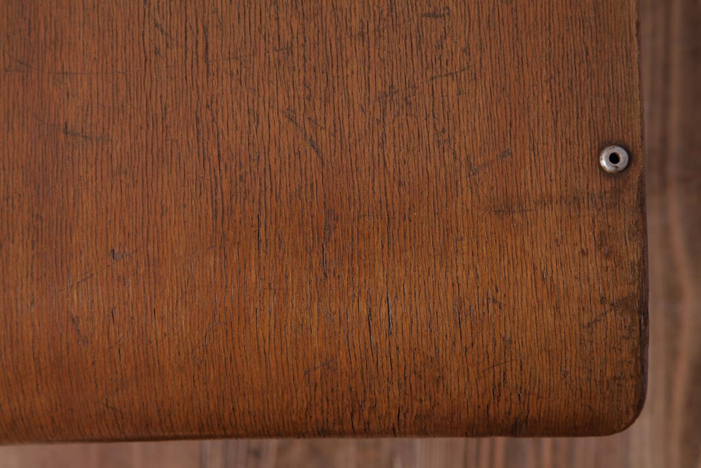 ヴィンテージ家具　イギリスビンテージ　鉄脚　レトロな味わいが格好いいスクールチェア(板座チェア、椅子)