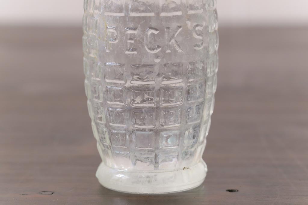 アンティーク雑貨　イギリスビンテージ 凹凸のあるデザインが可愛らしいエンボス入り小瓶(ガラスビン、ミニボトル)2個セット