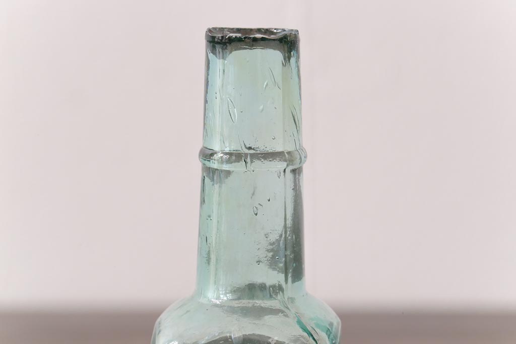 アンティーク雑貨　イギリスビンテージ　ジャンクスタイルにぴったりのボトル(ガラスビン、瓶)2本セット(2)