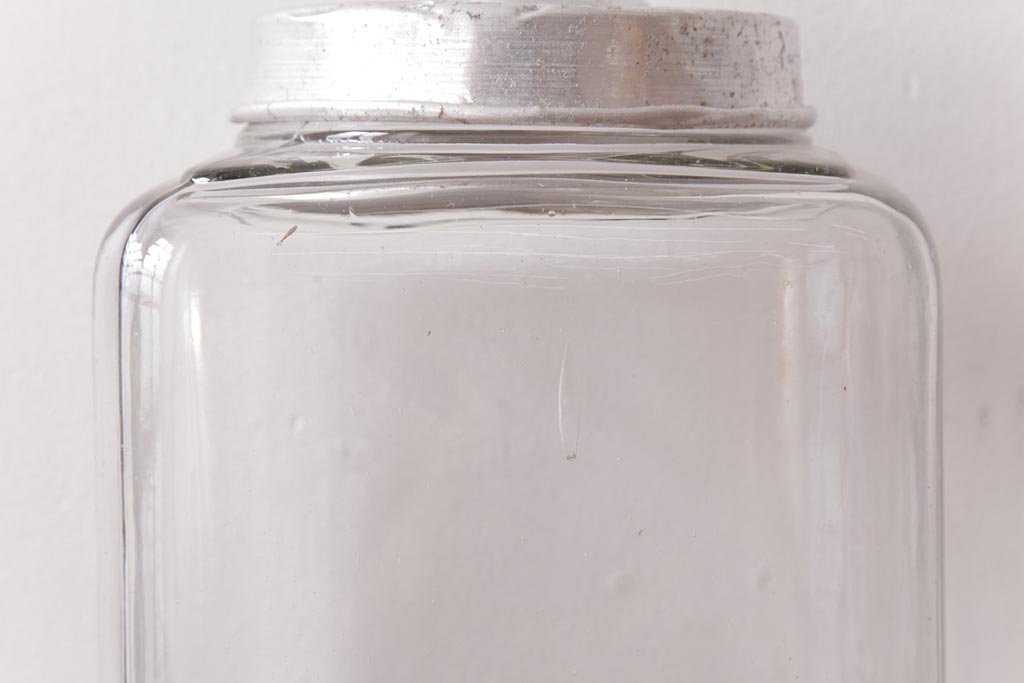 アンティーク雑貨　昭和　レトロな雰囲気を放つガラスビン(角瓶、キャニスター)(1)