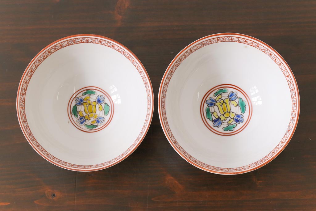 幕末明治期　赤絵染付　味わいある絵柄の蓋茶碗2客セット(和食器)(1)