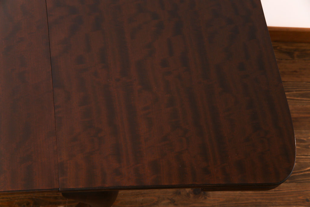 アンティーク家具　イギリスアンティーク　バーチ(樺)材　シンプルで上品なデザインのエクステンションテーブル(ダイニングテーブル、ドローリーフテーブル)