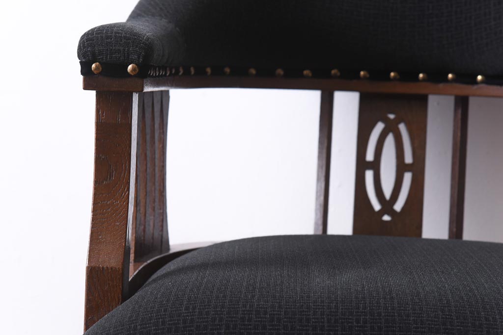 アンティーク家具　大正ロマン　ナラ材　黒いファブリックがシックなドクターチェア(アームチェア、回転椅子)