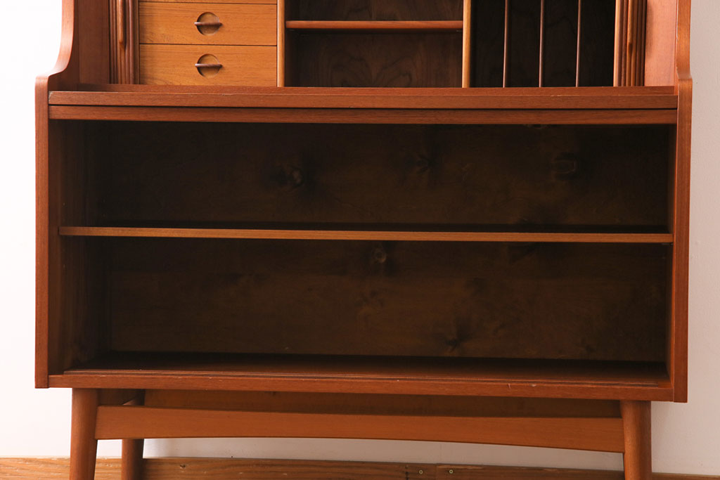 ヴィンテージ家具　北欧ビンテージ　デンマーク　作業台付き　お気に入りを並べて使えるカップボード(ブックシェルフ、陳列棚、オープンラック)(3)