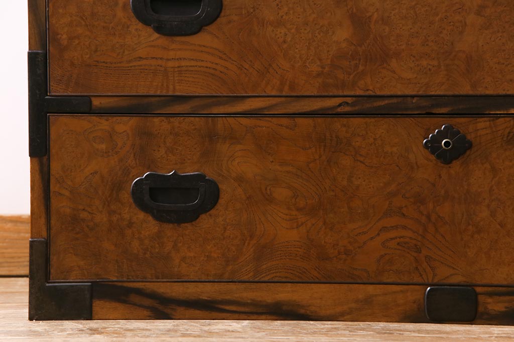 アンティーク家具　和製アンティーク　前面栗材鳥眼杢　リメイク　黒柿の縁が魅力的なサイドチェスト(サイドボード、収納棚、引き出し)