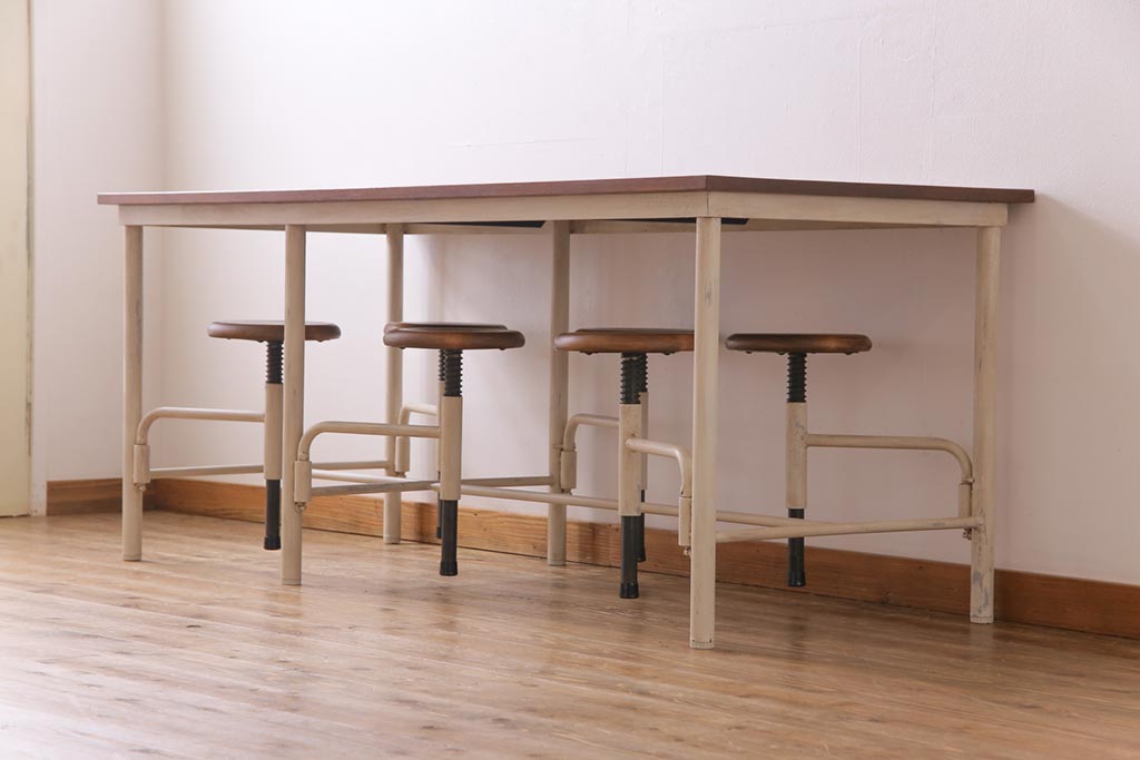 ラフジュ工房オリジナル アンティークペイントが魅力的な6脚格納スツール付きテーブル(ダイニングテーブル、作業台)(2)