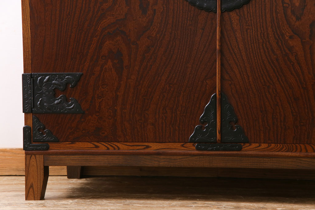 中古　岩谷堂箪笥　唐獅子　リメイク　伝統美あふれる荘厳な佇まいの箪笥サイドボード(和タンス、チェスト、整理箪笥)