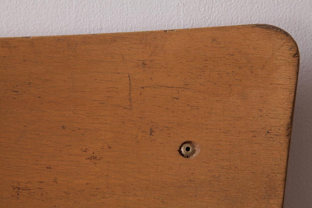 ヴィンテージ家具　イギリスビンテージ　シンプルな作りが取り入れやすいスクールチェア(ワークチェア)