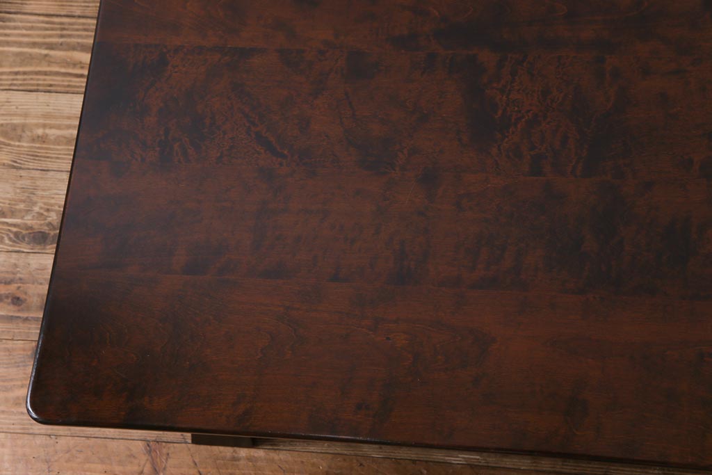 中古　北海道民芸家具　深みのある質感と作りの良さが魅力のローテーブル(座卓、リビングテーブル)(1)