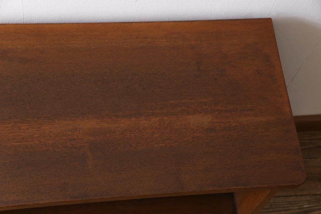 レトロ家具　昭和中期　レトロシックな雰囲気漂うローボード(収納棚、飾り棚)