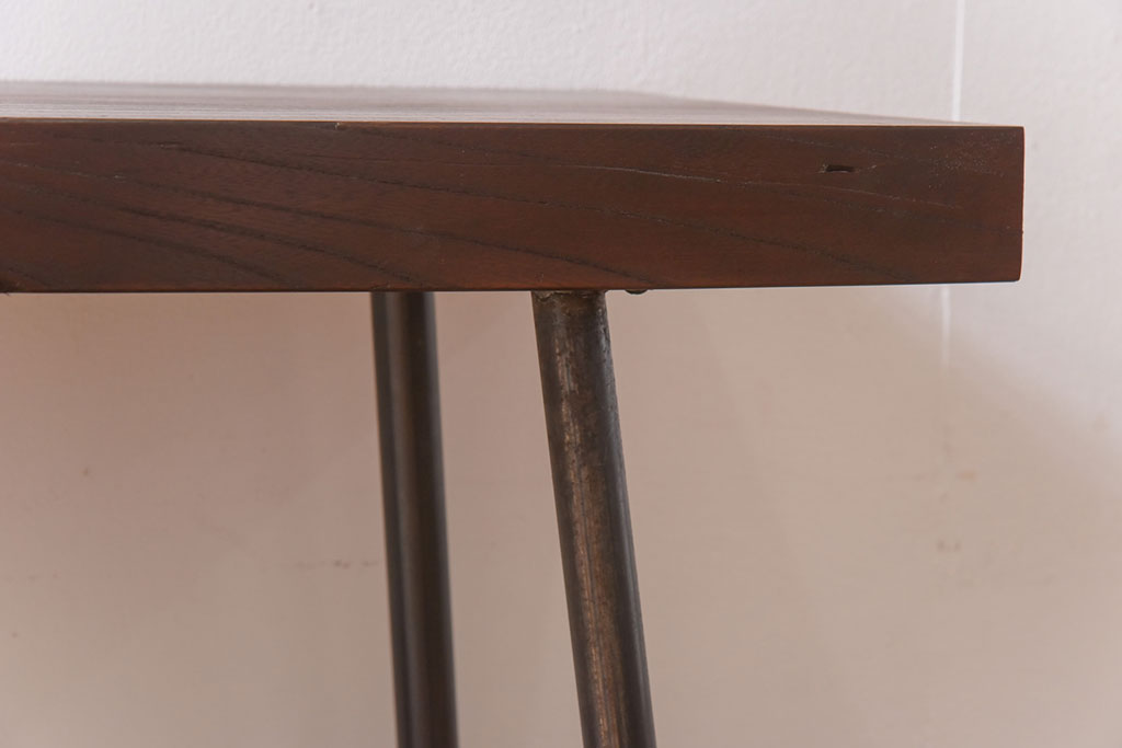 和製アンティーク　ケヤキ材一枚板　すっきりとした佇まいのリメイク鉄脚ベンチ(板座チェア、椅子)