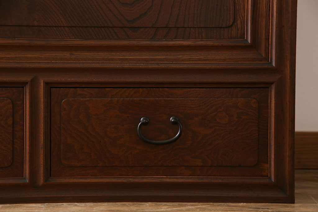 アンティーク家具　最高級　特別注文造り　三方ケヤキ無垢材の二段重ね水屋箪笥(茶箪笥、収納棚、食器棚)