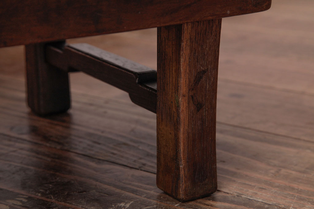レトロ家具　昭和レトロ　丸みのある天板が愛らしさを加える角ちゃぶ台(座卓、ローテーブル)