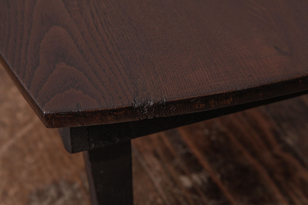 レトロ家具　昭和レトロ　栓材一枚板　味のある風合いと木目が趣のある豆ちゃぶ台(ローテーブル、花台)