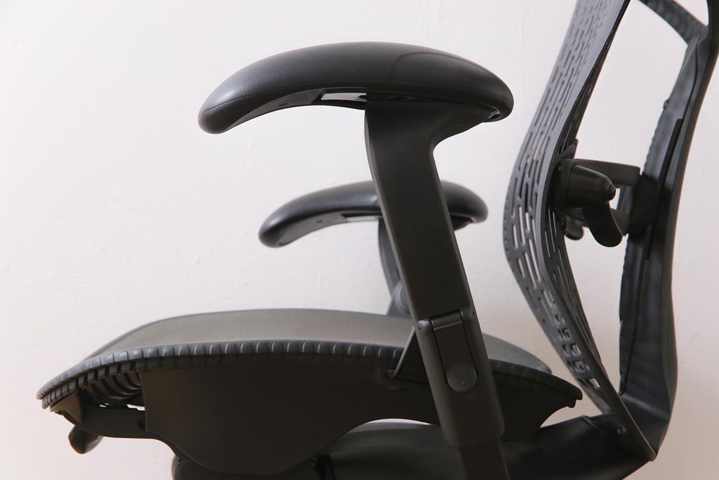 中古　ハーマンミラー社(Hermanmiller)　Mirra Chair　ミラチェア(オフィスチェア、椅子、イス)(定価約13万円)