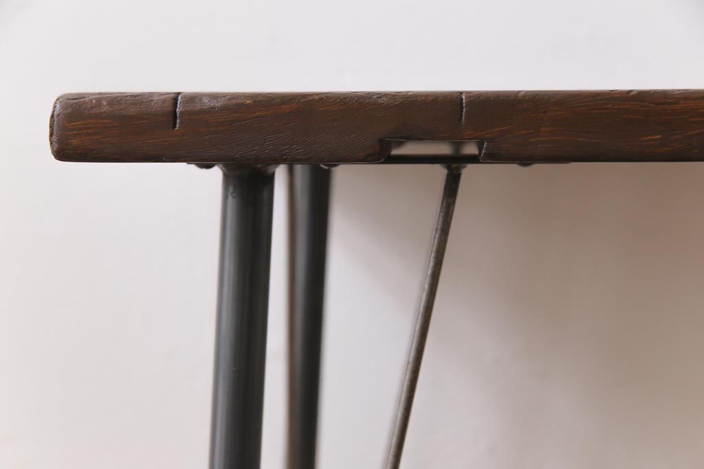 古材リメイク　ジャンクスタイルにおすすめな味わい深い風合いの鉄脚テーブル(サイドテーブル)