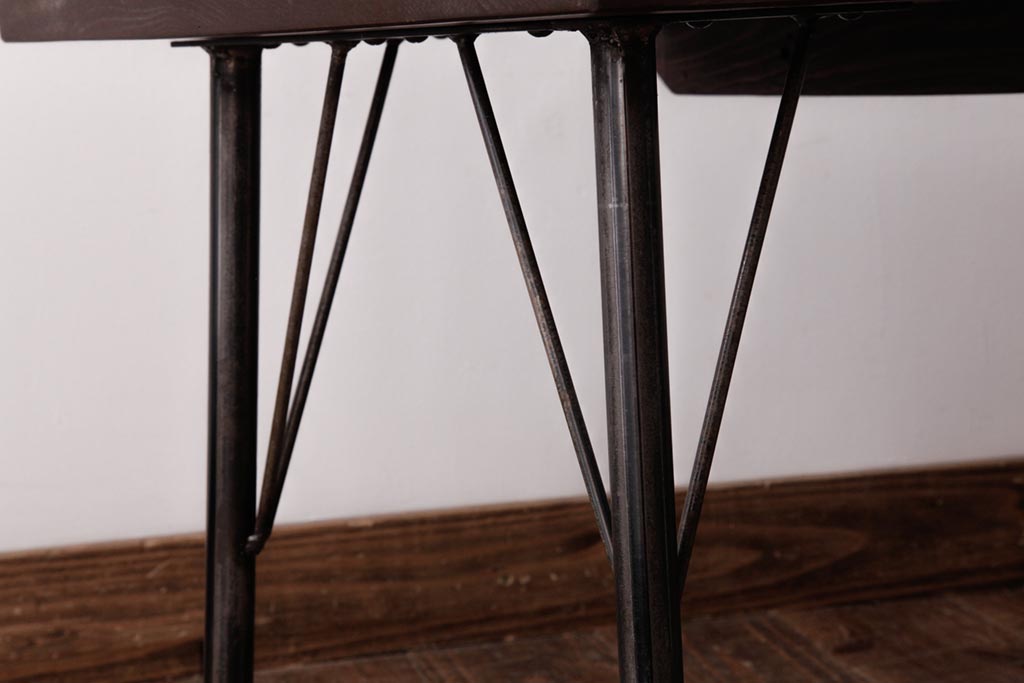 古材リメイク　異素材ミックスがお洒落な鉄脚サイドテーブル(センターテーブル、ベンチ、飾り台)