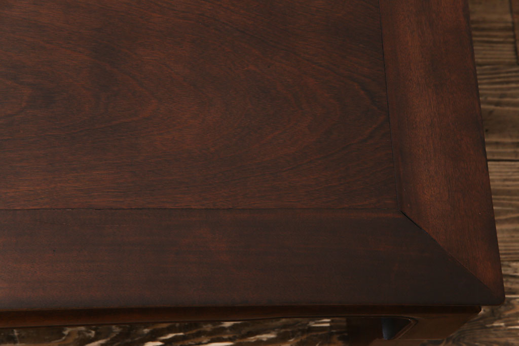 アンティーク家具　昭和初期　気品と貫禄が感じられる桜材の座卓(ローテーブル、リビングテーブル)