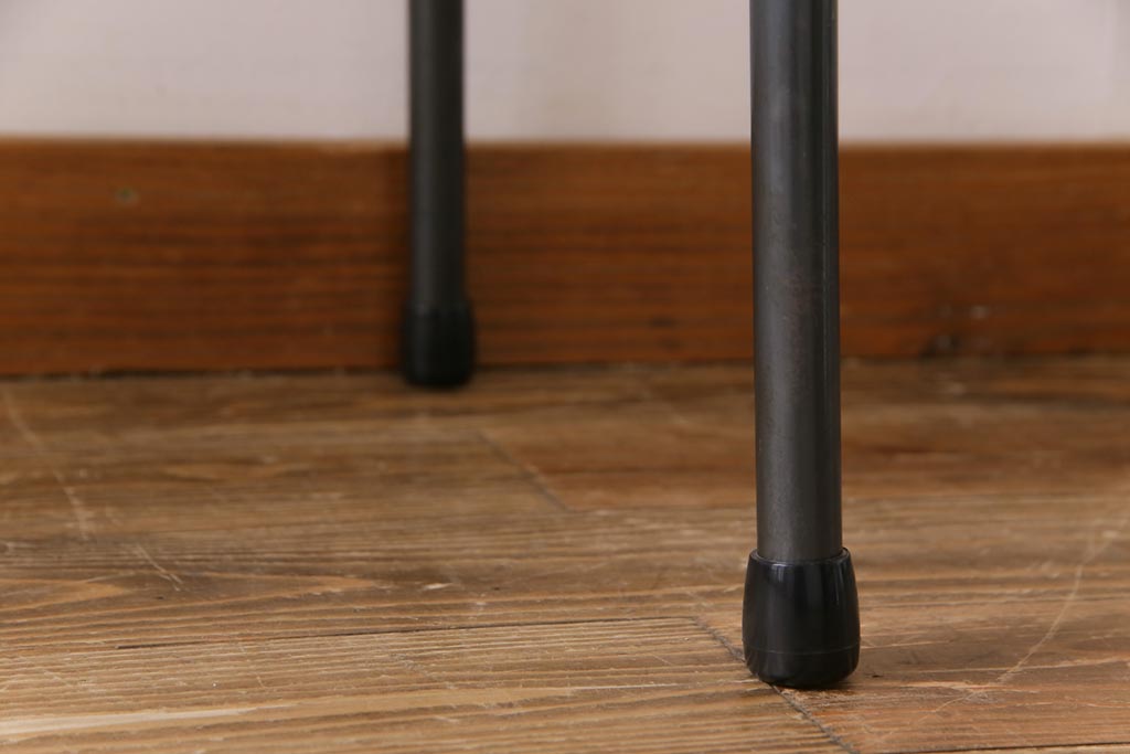 昭和初期　ヒノキ材一枚板の古材をリメイクしたシンプルな鉄脚テーブル(コンソールテーブル、作業台)