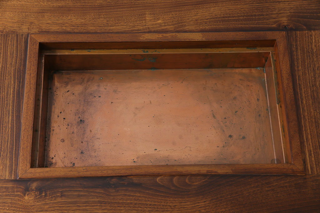 アンティーク雑貨　ビンテージ　クルミ無垢材　厚みのある天板が目を惹く囲炉裏(関西火鉢、座卓、ローテーブル)