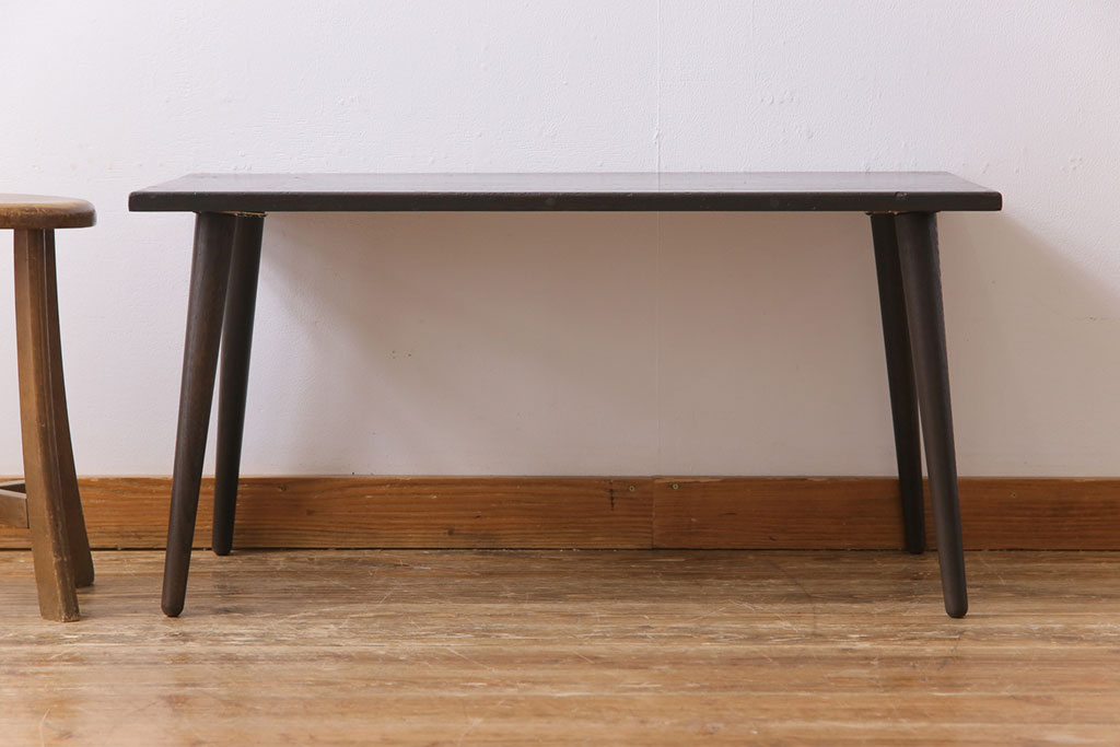 リメイク家具　燻されたような色合いの古材を使用したセンターテーブル(ローテーブル、リビングテーブル)