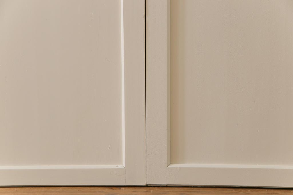 ペイント家具　無垢材　レトロなペイントカラーが魅力の板戸(引き戸、建具)4枚セット