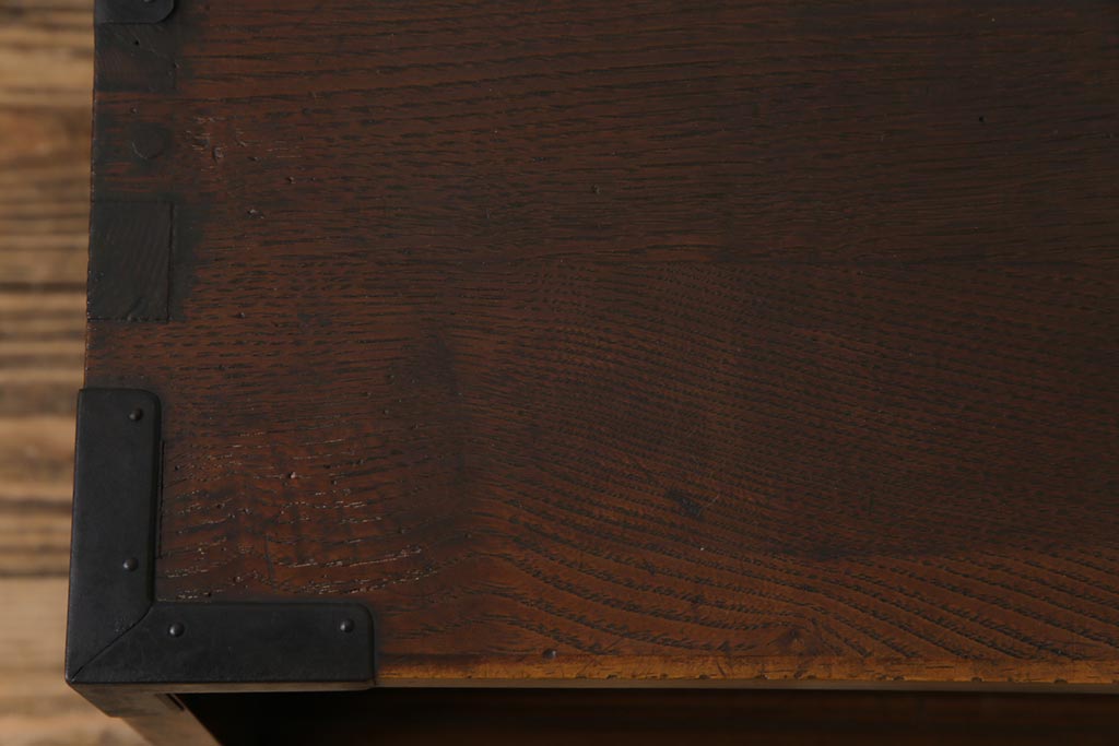 アンティーク家具　和製アンティーク　前面栗材鳥眼杢　黒柿の縁が魅力的な箪笥ローボード(収納棚、引き出し)