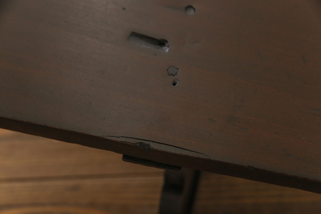 アンティーク家具　和製アンティーク　使い込まれた木の質感が味わい深い座机(文机、ローテーブル、飾り台)