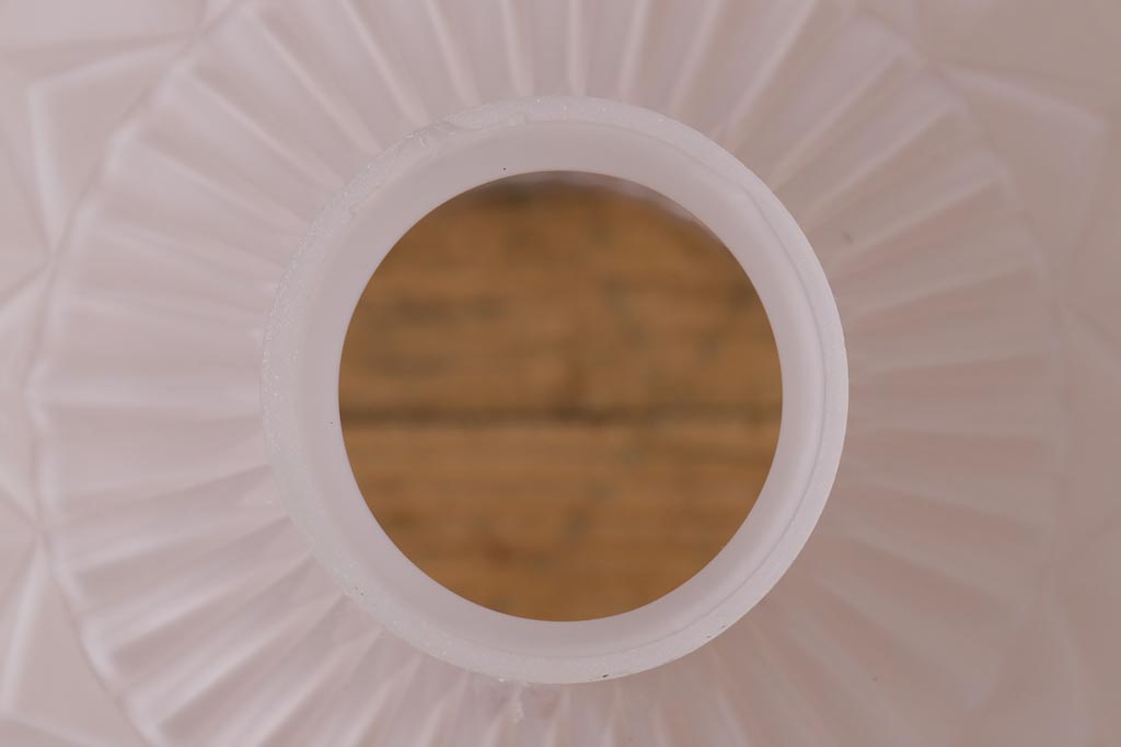 ビンテージ　つぼみのようなフォルムが美しいガラスシェード(吊り下げ照明、天井照明)