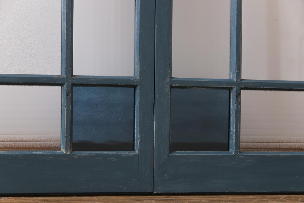 和製アンティーク　ペイント建具　色ガラス入り　レトロシックな雰囲気漂うガラス戸2枚セット(窓、建具)
