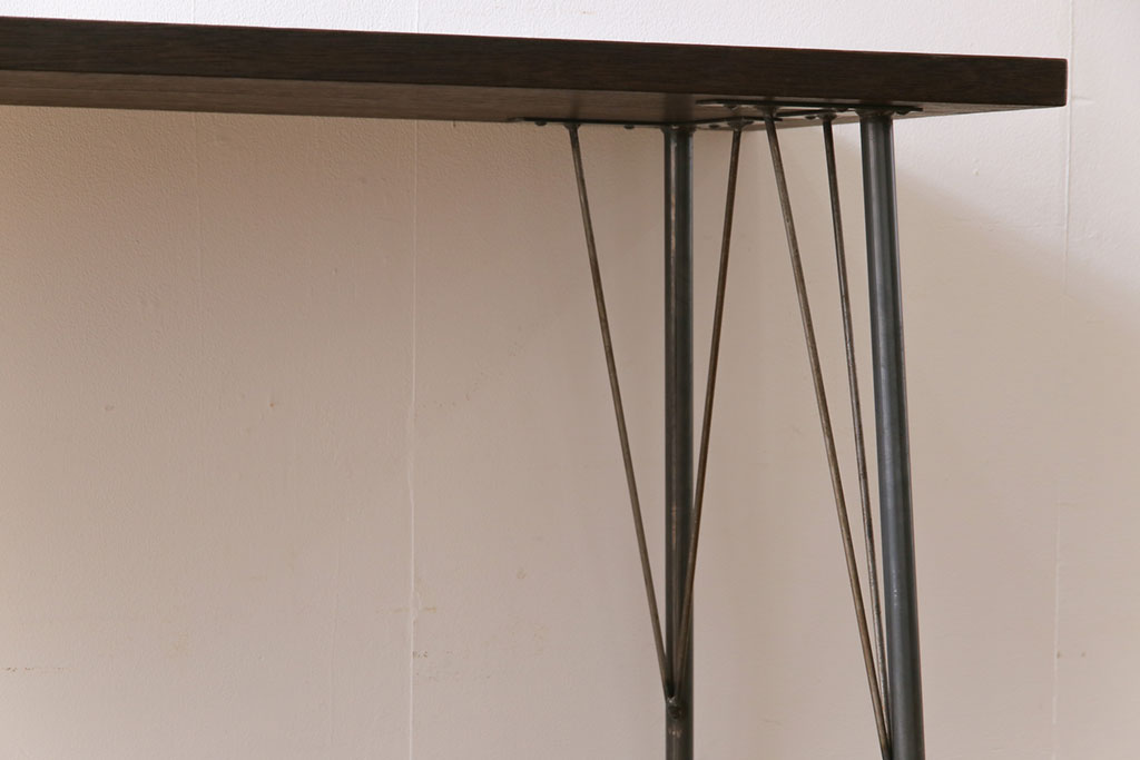 レトロ家具　昭和レトロ　古材一枚板　古い木の質感が味わい深い鉄脚テーブル(コンソールテーブル、作業台)