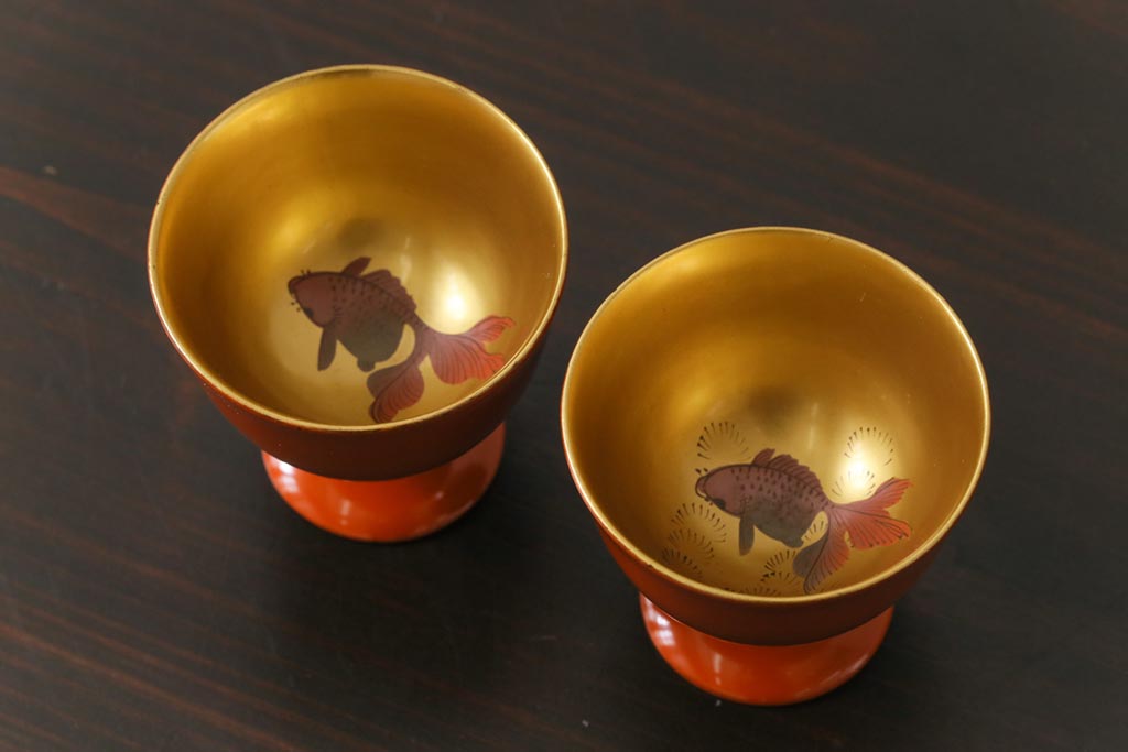 アンティーク雑貨　和製アンティーク　大正昭和初期　金魚の図　木製蒔絵盃(漆器、杯、和食器)2客セット