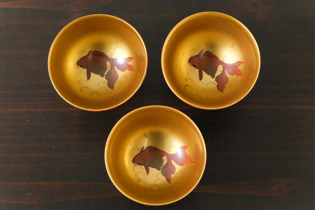 和製アンティーク　大正昭和初期　金魚の図　木製蒔絵盃(漆器、杯、和食器)3客セット