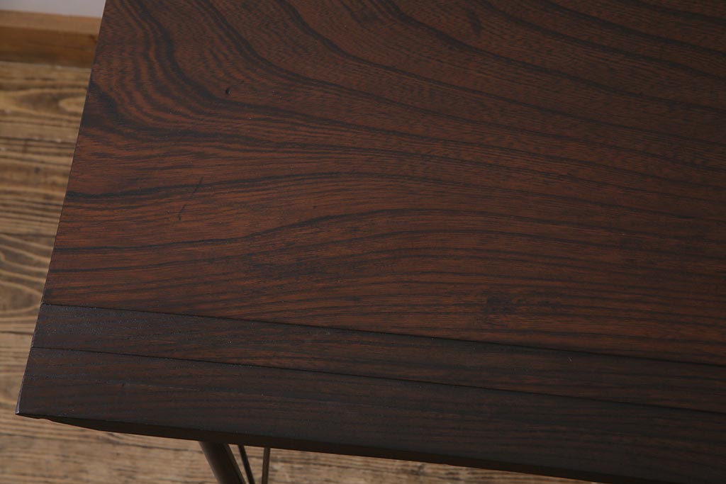 古材リメイク　ケヤキ材一枚板　ダイナミックな杢目を堪能できる鉄脚テーブル(作業台、カフェテーブル)