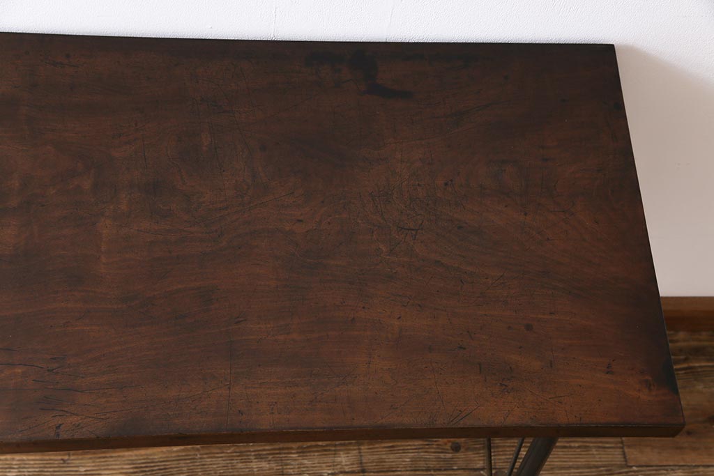 和製アンティーク　リメイク　桜材一枚板　古い木の質感が味わい深い鉄脚テーブル(コンソールテーブル、作業台)