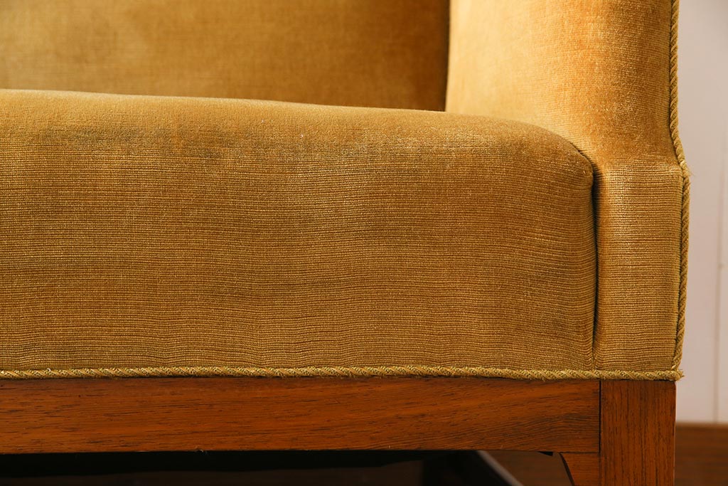 レトロ家具　北欧ビンテージ　デンマーク製　ローズウッド　レトロな雰囲気漂う品のある3人掛けソファ