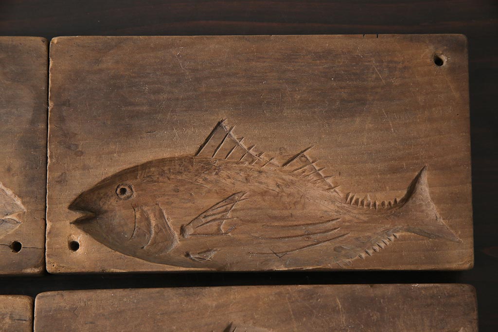 アンティーク雑貨　昭和レトロ　和菓子屋さんで使われていた木製の古い菓子型(魚)2点セット