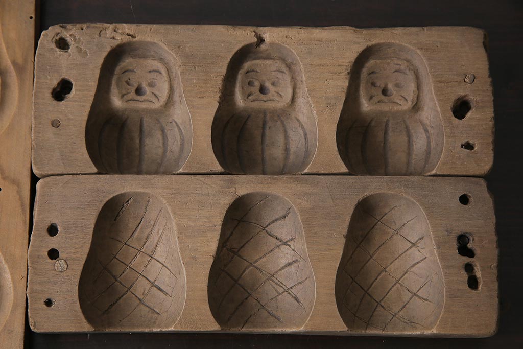 アンティーク雑貨　古民具　昭和初期(戦前)　達磨(だるま)　味のある木製の菓子型2点セット