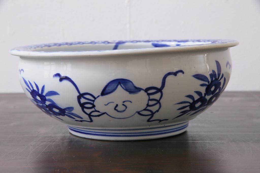 古民具・骨董　明治期　鳥や草木が描かれたアンティークの染付深鉢(深皿、和食器)