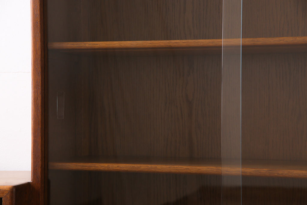 ビンテージ家具　イギリスヴィンテージ　ローズウッド・オーク材　激レア!ユニークなデザインが目を引く本棚(本箱、収納棚、飾り棚)