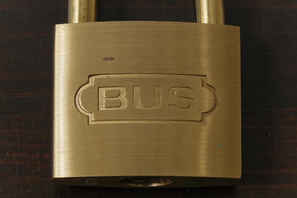 アンティーク雑貨　レトロ　BUS　シンプルなパドロックキー(南京錠、鍵、錠前)