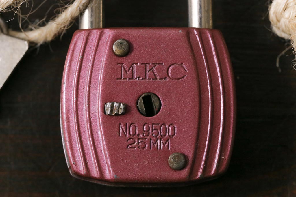 アンティーク雑貨　昭和レトロ　M.K.C　可愛らしい色合いのパドロックキー(南京錠、鍵、錠前)(3)