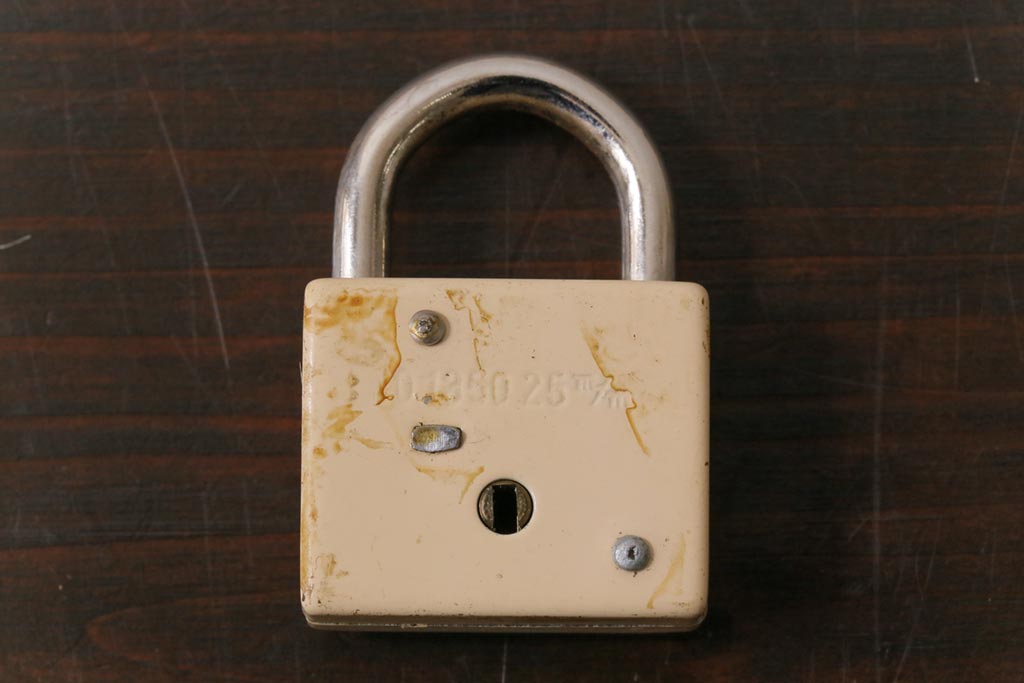 アンティーク雑貨　昭和レトロ　S.K.C　淡いカラーが可愛らしいパドロックキー(南京錠、鍵、錠前)(2)