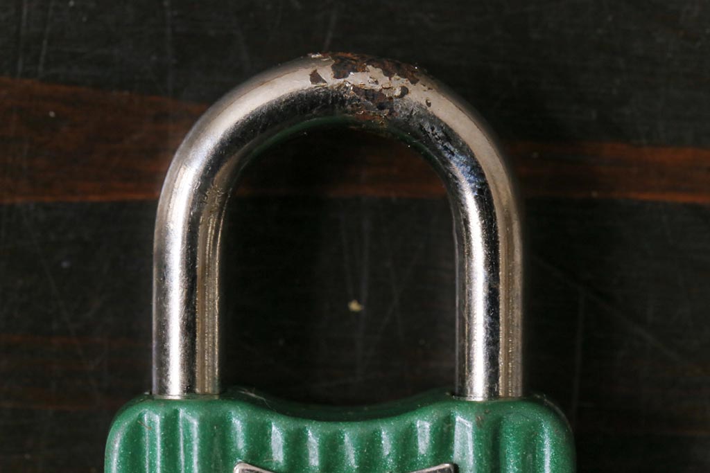 アンティーク雑貨　昭和レトロ　MOLA　ビビットなカラーのパドロックキー(南京錠、鍵、錠前)(1)