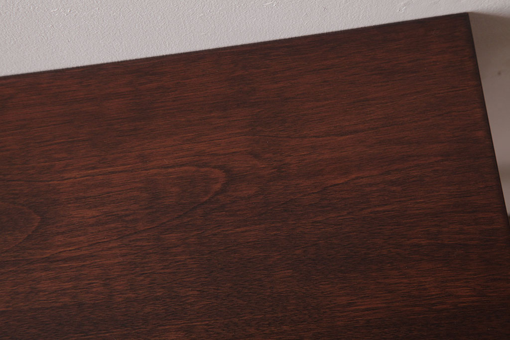 レトロ家具　昭和レトロ　天板樺無垢材　味わいのある風合いの棚板付きテーブル(センターテーブル、飾り台)