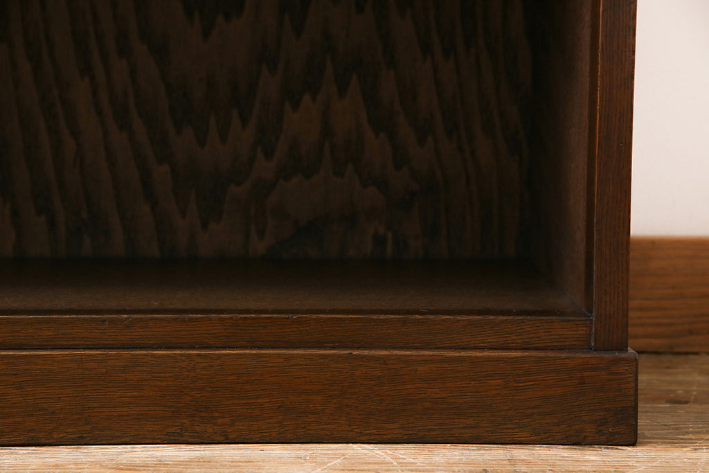 アンティーク家具　和製アンティーク　ナラ材　大正ロマンの雰囲気漂うシックなオープンラック(収納棚、飾り棚、本棚)