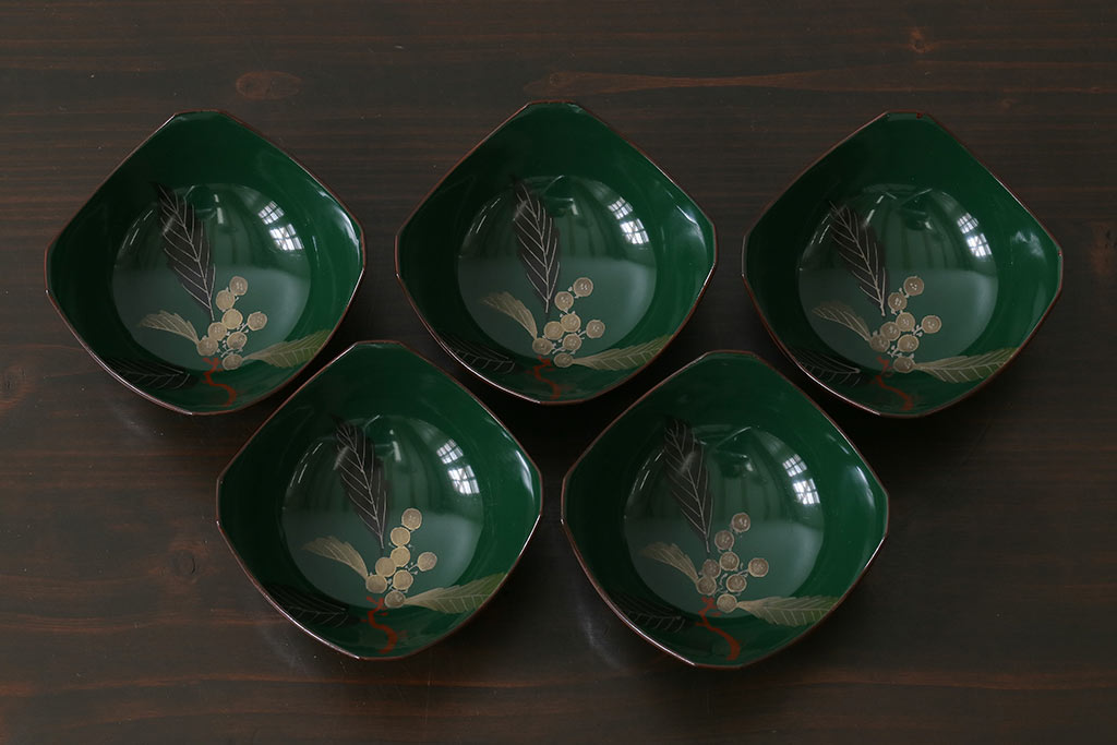 和製アンティーク　滋味豊かな意匠の木製漆器小鉢(向付、小皿、和食器)
