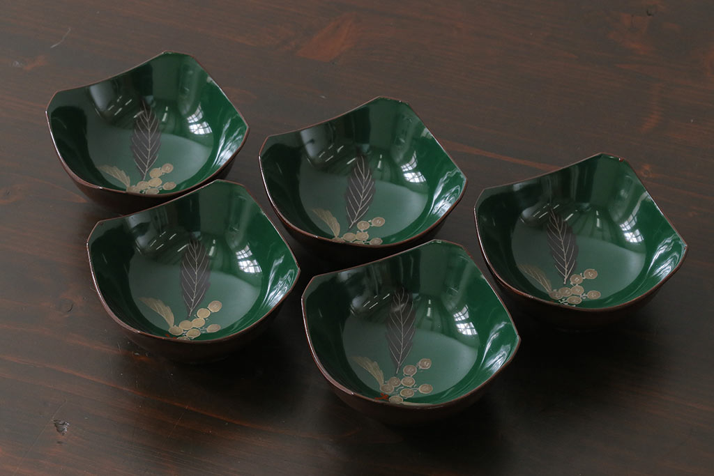 和製アンティーク　滋味豊かな意匠の木製漆器小鉢(向付、小皿、和食器)(1)