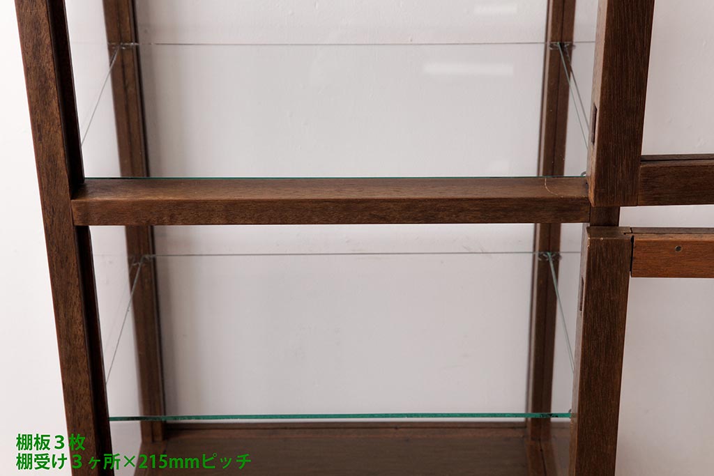 アンティーク家具　和製アンティーク　4面ガラス　上下分かれた扉の縦型ガラスケース(ショーケース、飾り棚、陳列棚)